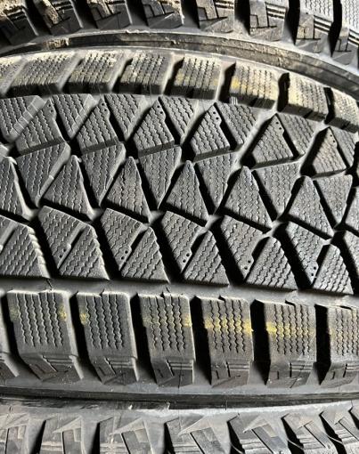 Bridgestone Blizzak DM-V2 235/55 R19