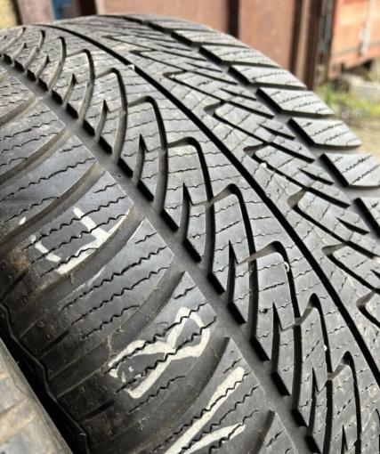 Goodyear UltraGrip 8 Performance 285/45 R20 V