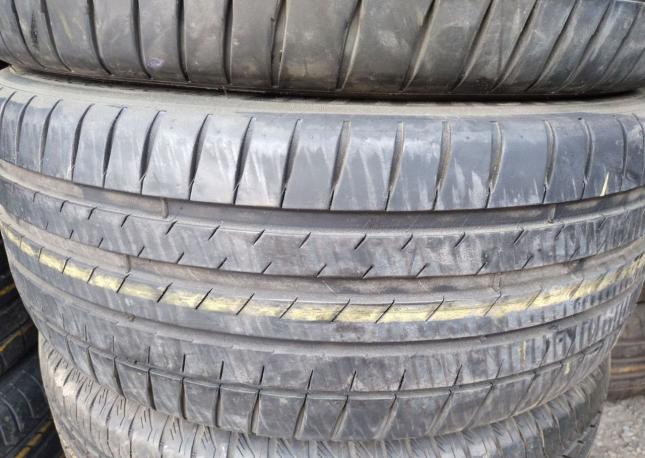 Michelin Pilot Sport 4 235/45 R19