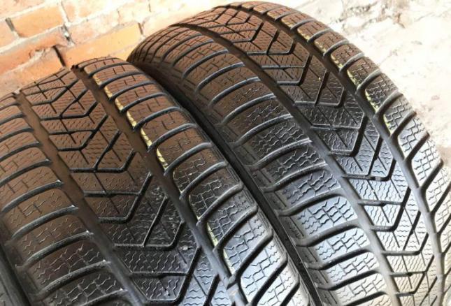 Pirelli Winter Sottozero 3 215/50 R18