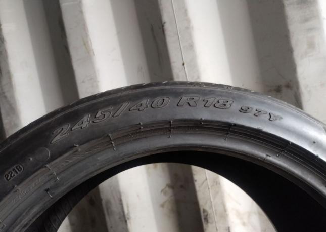 Pirelli P Zero 245/40 R18