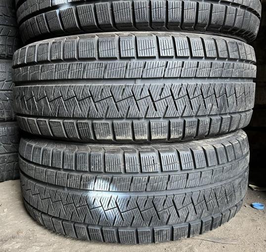 Pirelli Ice Asimmetrico 215/55 R17