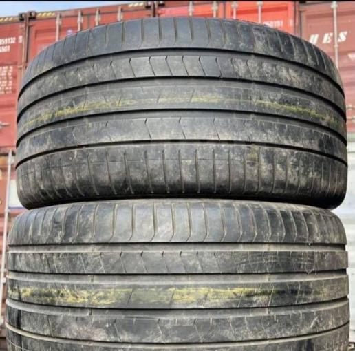 Pirelli P Zero PZ4 275/35 R21