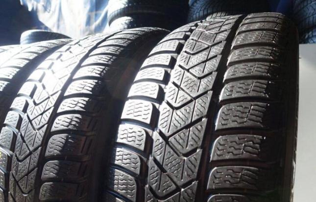 Pirelli Winter Sottozero 3 235/40 R18