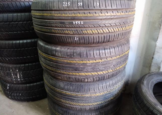 Yokohama Advan dB V552 225/55 R17