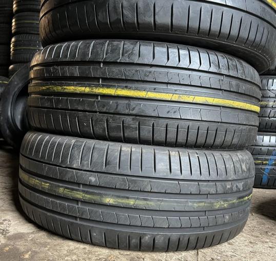 Pirelli P Zero PZ4 235/50 R19