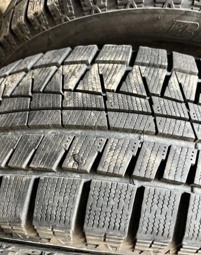 Bridgestone Blizzak Revo GZ 235/50 R18