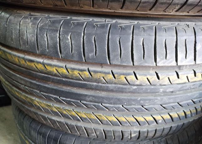 Yokohama Advan dB V552 225/55 R17