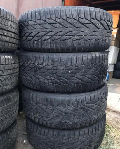 Nokian Tyres Hakkapeliitta R2 235/60 R17