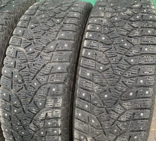 Bridgestone Blizzak Spike-02 235/45 R17