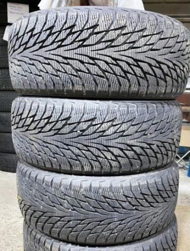 Nokian Tyres Hakkapeliitta R2 285/60 R18