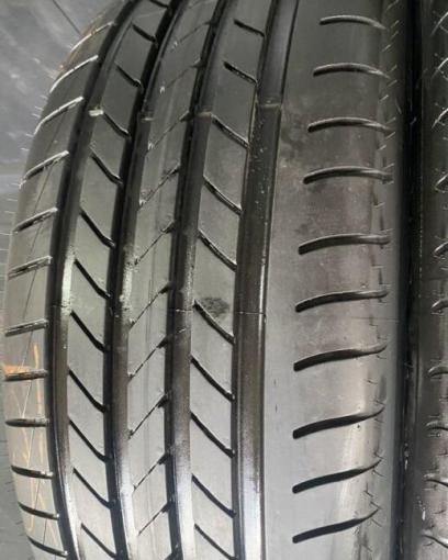 Goodyear EfficientGrip 235/55 R19