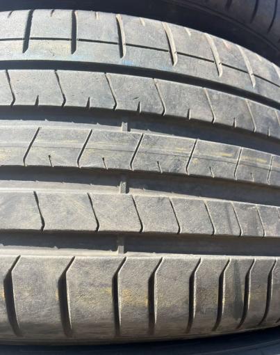 Pirelli P Zero PZ4 275/45 R21