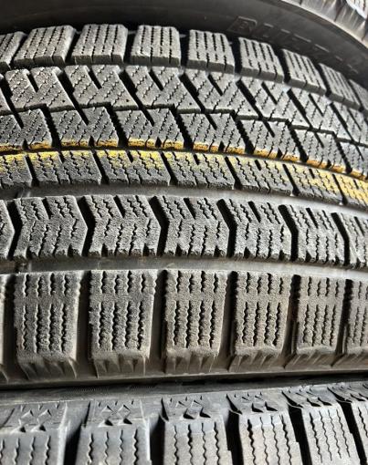 Bridgestone Blizzak VRX2 245/45 R19