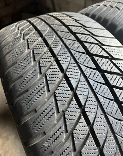 Bridgestone Blizzak LM-001 245/50 R19