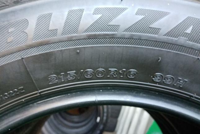 Bridgestone Blizzak LM-32 215/60 R16