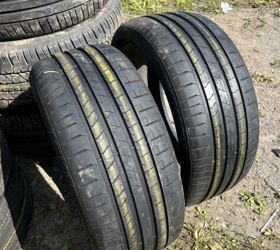 Pirelli P Zero PZ4 235/35 R20