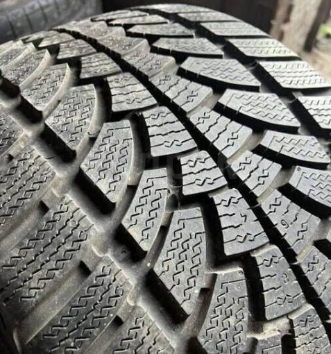 Nokian Tyres WR 295/30 R19