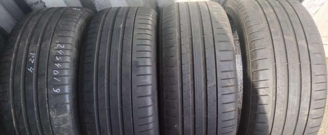 Pirelli P Zero PZ4 245/40 R19 94W