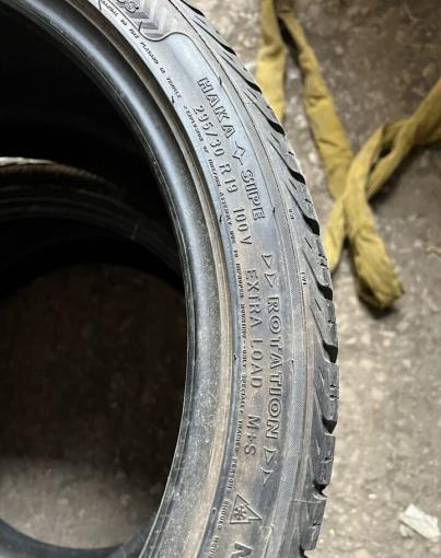 Nokian Tyres WR 295/30 R19