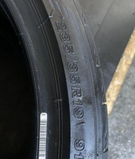 Bridgestone Potenza S005 235/35 R19