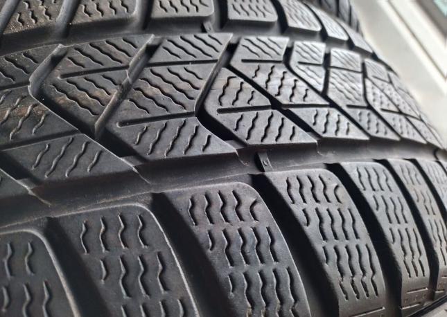 Pirelli Winter Sottozero 3 215/50 R18 V