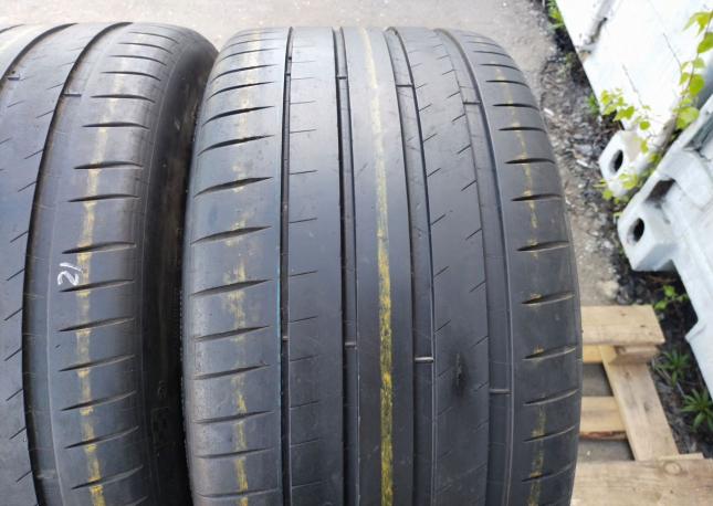 Michelin Pilot Sport 4 S 325/35 R22