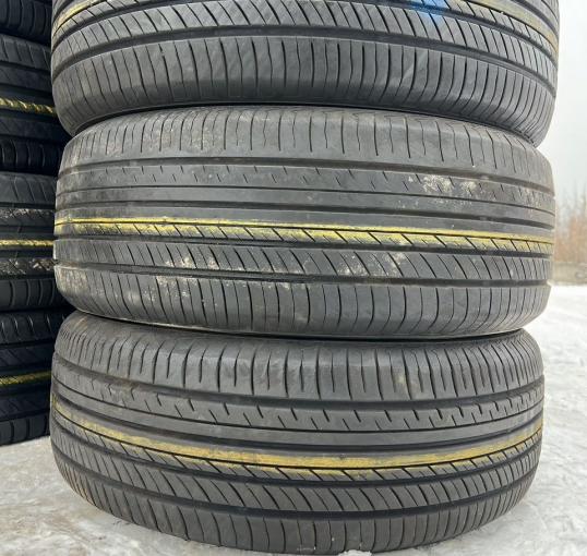 Yokohama Advan dB V552 215/55 R17