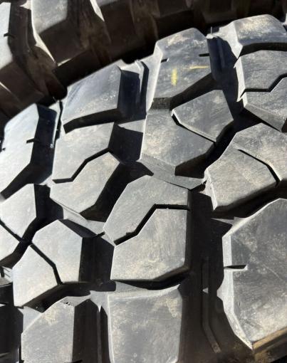 Bfgoodrich Mud-Terrain T/A KM2 255/75 R17