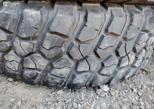 Bfgoodrich Mud-Terrain T/A KM2 255/75 R17