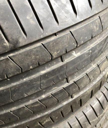 Pirelli P Zero PZ4 275/35 R21