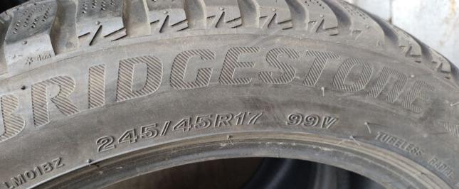 Bridgestone Blizzak LM-001 245/45 R17