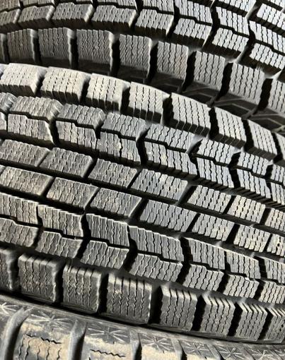 Goodyear UltraGrip Ice Navi Zea 205/60 R16