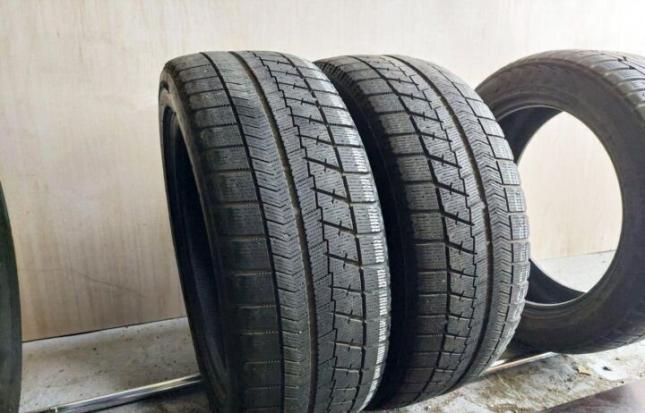 Bridgestone Blizzak VRX 215/60 R17