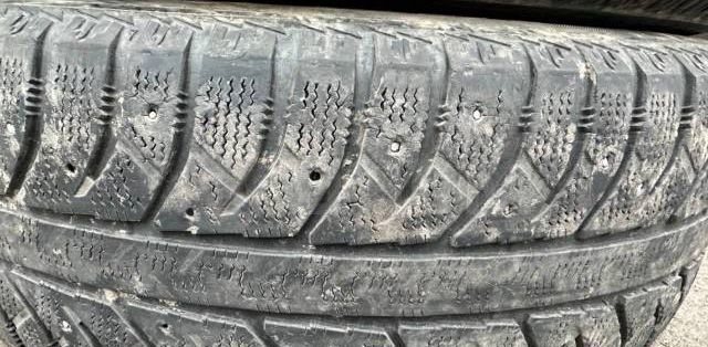 Bridgestone Ice Cruiser 7000 215/60 R17