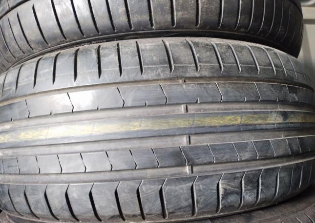 Pirelli P Zero PZ4 235/50 R19