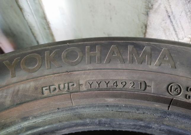 Yokohama Advan dB V552 225/55 R17