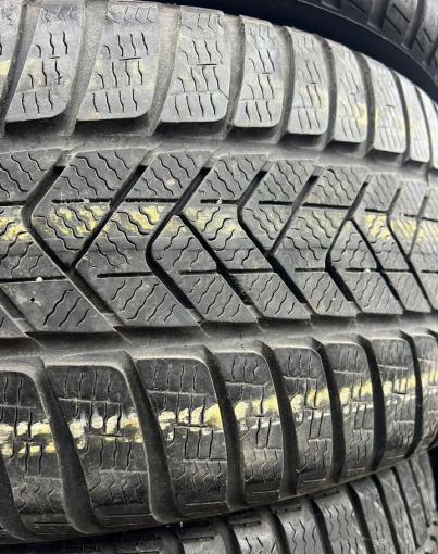 Pirelli Winter Sottozero 3 235/35 R20
