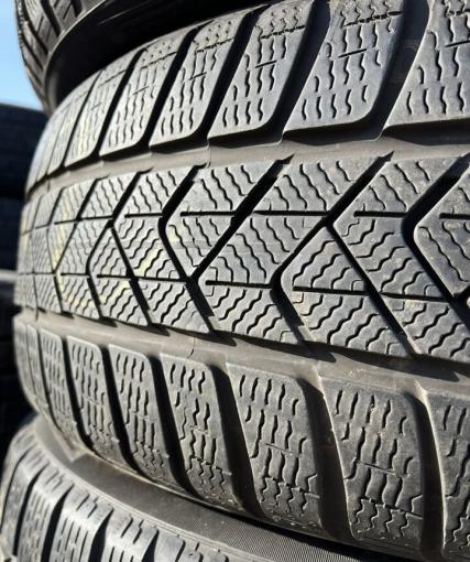 Pirelli Winter Sottozero 3 235/50 R19