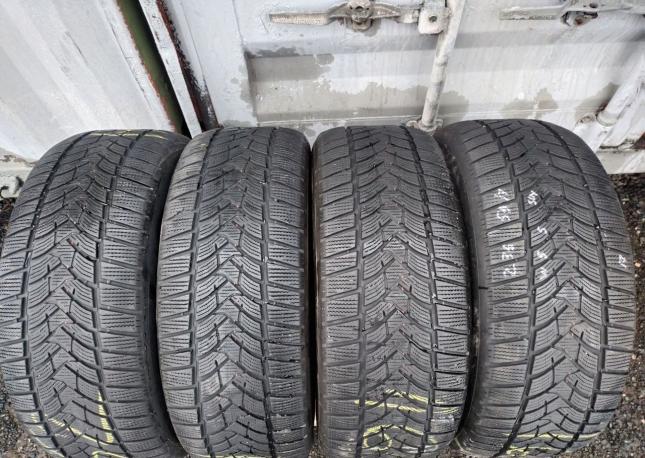 Dunlop Winter Sport 5 SUV 235/55 R17