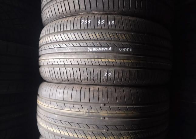 Yokohama Advan dB V552 255/45 R18