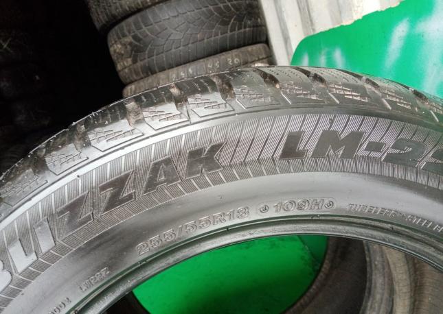 Bridgestone Blizzak LM-22 255/55 R18