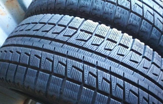 Bridgestone Blizzak Revo1 215/60 R17