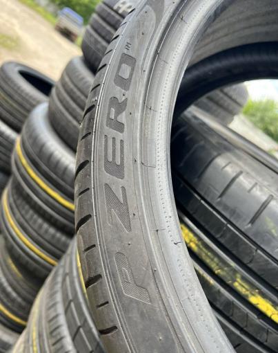 Pirelli P Zero PZ4 235/35 R20