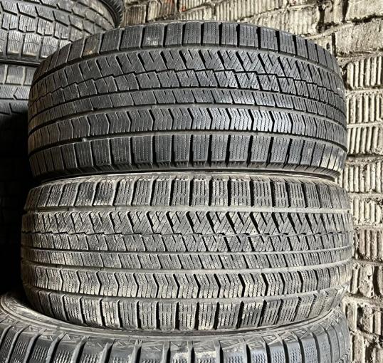 Bridgestone Blizzak VRX2 235/45 R17