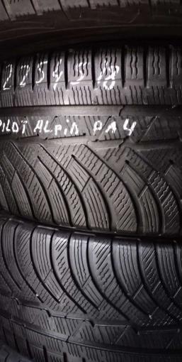 Michelin Pilot Alpin PA4 225/45 R18 V