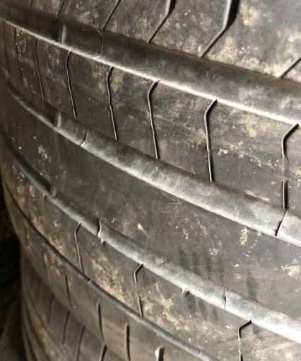 Pirelli P Zero PZ4 275/35 R21