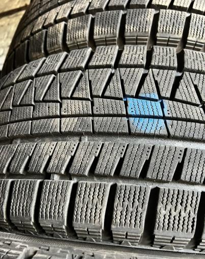 Bridgestone Blizzak Revo GZ 235/50 R18