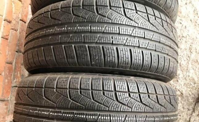 Pirelli Winter Sottozero II 215/50 R17