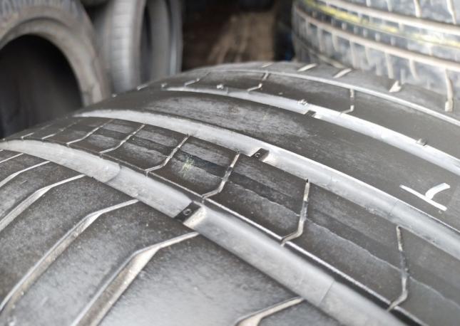 Pirelli P Zero PZ4 275/35 R21 103Y